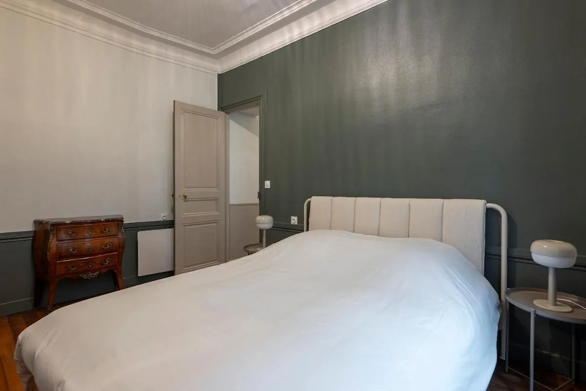 Appartement Elegant Et Spacieux Dans Le 8Eme Párizs
