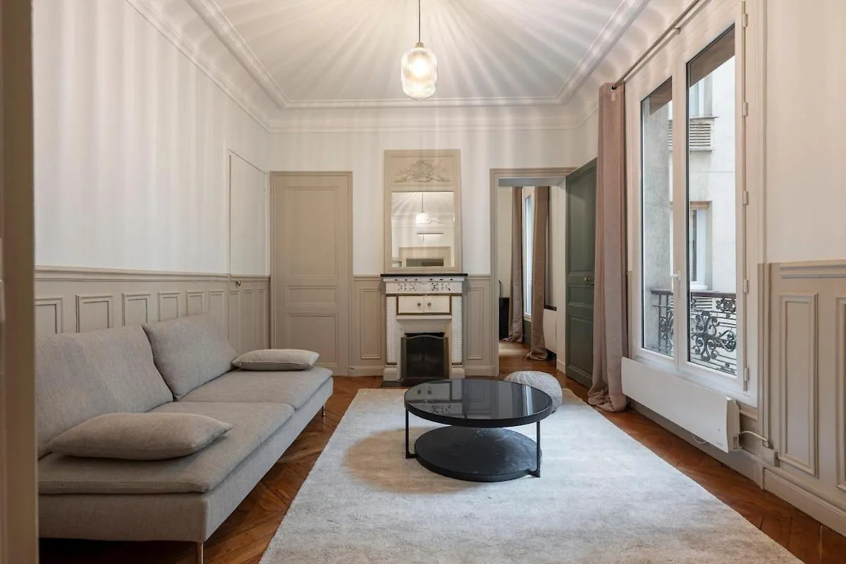 Appartement Elegant Et Spacieux Dans Le 8Eme Париж 0*,